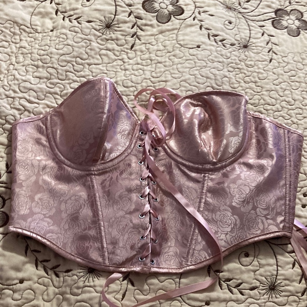 Pink corset, rose design.
